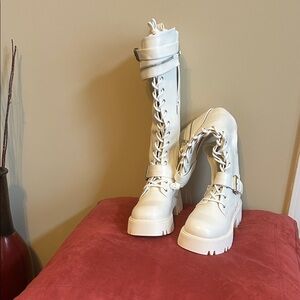 Dream Pairs Cream Lace-Up Women's Boots